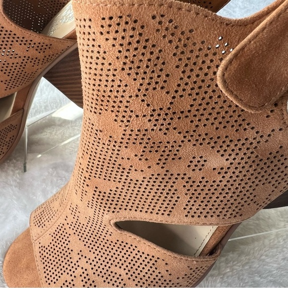 Vince Camuto Leather Detailed Heel Sandals – Dachelle Color Brick Size 9 Medium - Picture 13 of 15